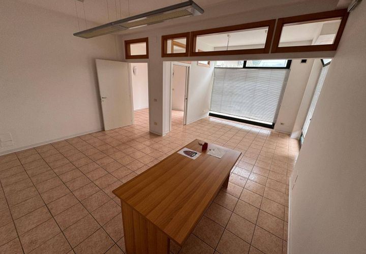 L'establiment comercial a Fermo, Fermo, Fermo - € 600/mes | Ref: AA412 - foto 1