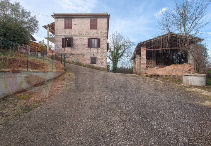 Villa a Torrice, Frosinone, Torrice - € 109.000 | Ref: AC99-149-1704 - foto 1