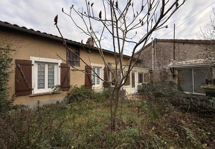Villa a Saint-Gourson, Charente, Saint-Gourson - € 49.500 | Ref: BVI83869 - foto 1