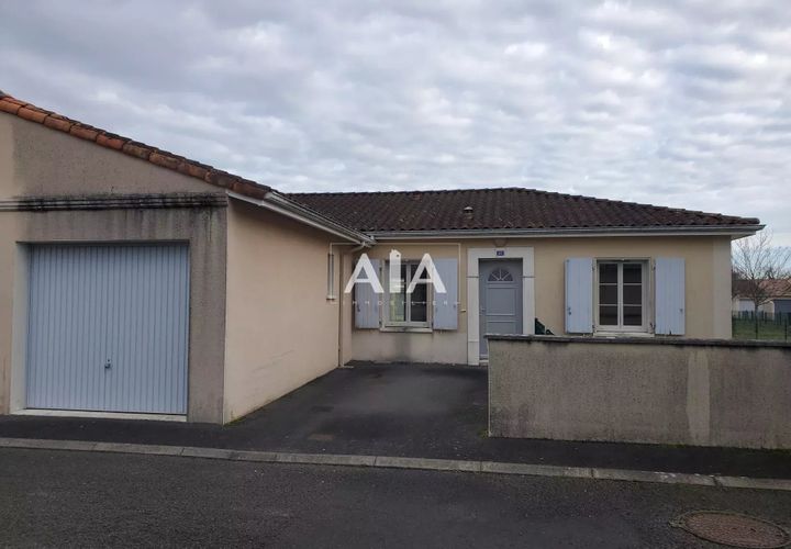 Villa i Ruffec, Charente, Ruffec - € 128.400 | Ref: 1280 - foto 1