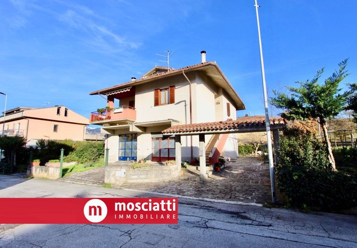 Villa i Matelica, Macerata, Matelica - € 300.000 | Ref: 1104 - foto 1