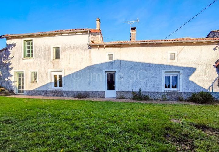 Herregård i Ruffec, Charente, Ruffec - € 103 550 | Ref: 5244 - foto 1