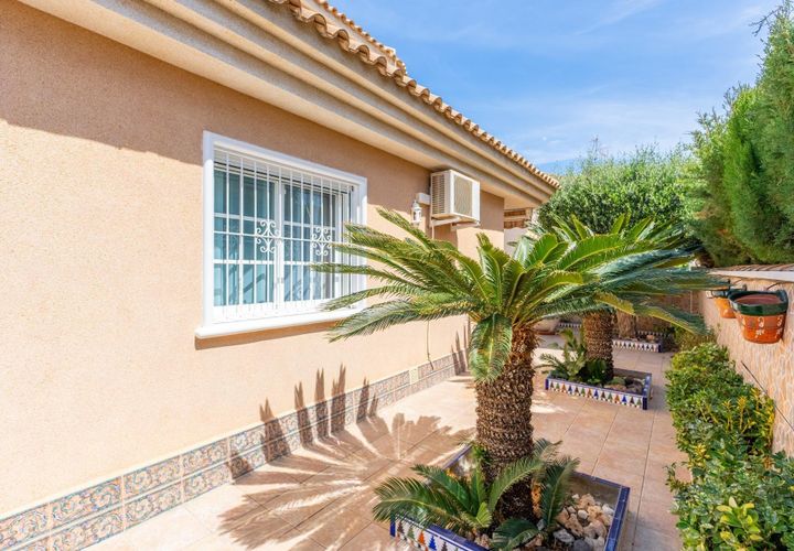 Villa i Torrevieja, Alicante, Torrevieja - € 325.000 | Ref: MCO-42239 - foto 1