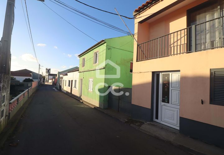 Villa i Ponta Delgada, Sao Miguel, Ponta Delgada - € 199.950 | Ref: 326/M/03702 - foto 1