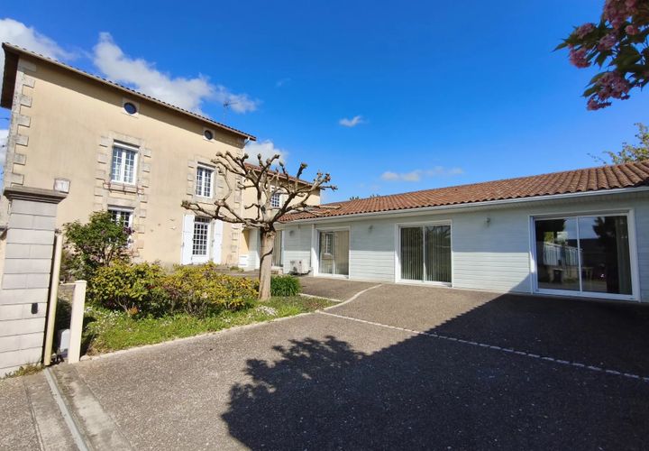 Villa i Vasles, Deux-Sevres, Vasles - € 230.000 | Ref: 86602063 - foto 1