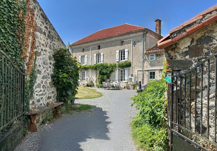 Villa a Chanteloup, Deux-Sevres, Chanteloup - € 330.000 | Ref: 46_JLY-0025518 - foto 1