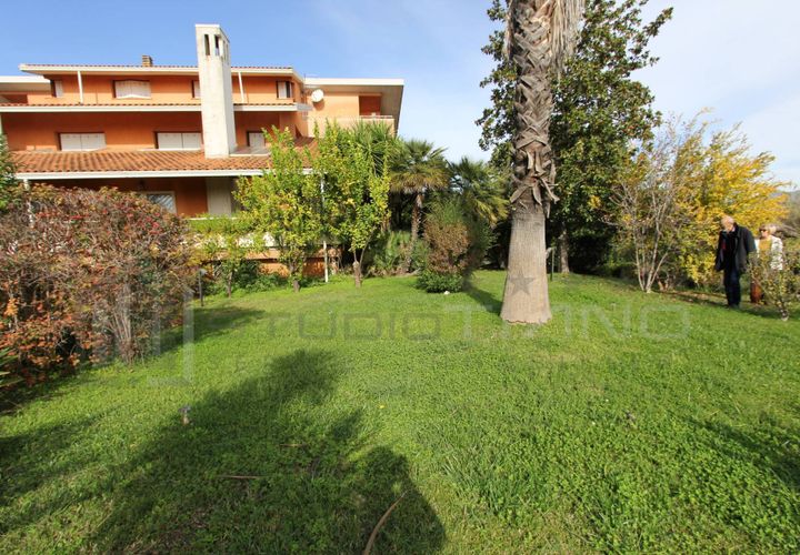 Villa en Rende, Cosenza, Rende - € 600.000 | Ref: 584 - photo 1
