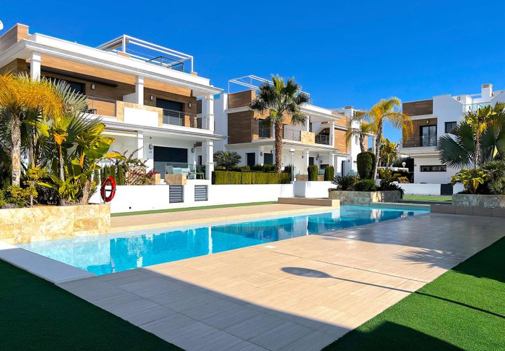 Villa a Ciudad Quesada, Alicante, Ciudad Quesada - € 336.500 | Ref: IZ-CH-CQ025B - foto 1