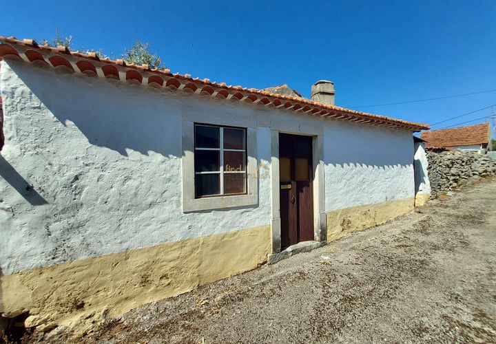Villa a Alcobaca, Leiria, Alcobaca - € 47.500 | Ref: F00242 - foto 1