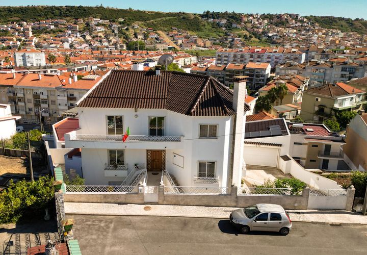 Byhus i Odivelas, Lisbon, Odivelas - € 975.000 | Ref: 61895 - foto 1