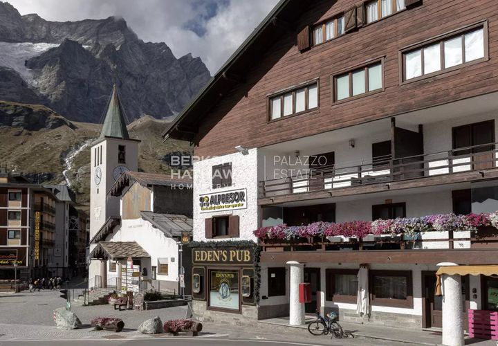 Leilighet i Valtournenche, Aosta Valley, Valtournenche - € 1 750 000 | Ref: AO14 - foto 1