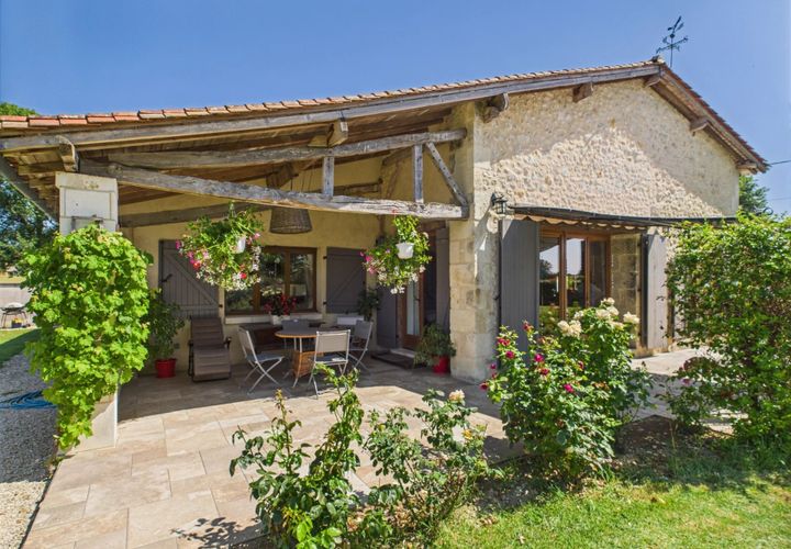Villa i Aubeterre-sur-Dronne, Charente, Aubeterre-sur-Dronne - € 475.000 | Ref: BVI79706 - foto 1