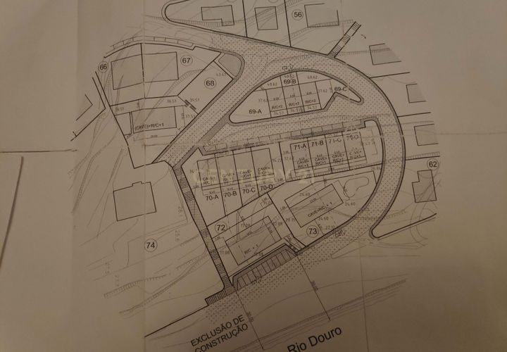 Helårsgrund i Oliveira do Douro, Porto, Oliveira do Douro - € 1.668.480 | Ref: C0406-01936 - foto 1