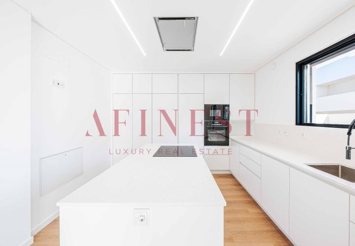 Villa en Alcabideche, Lisbon, Alcabideche - € 1.590.000 | Ref: C0201/26 - photo 1