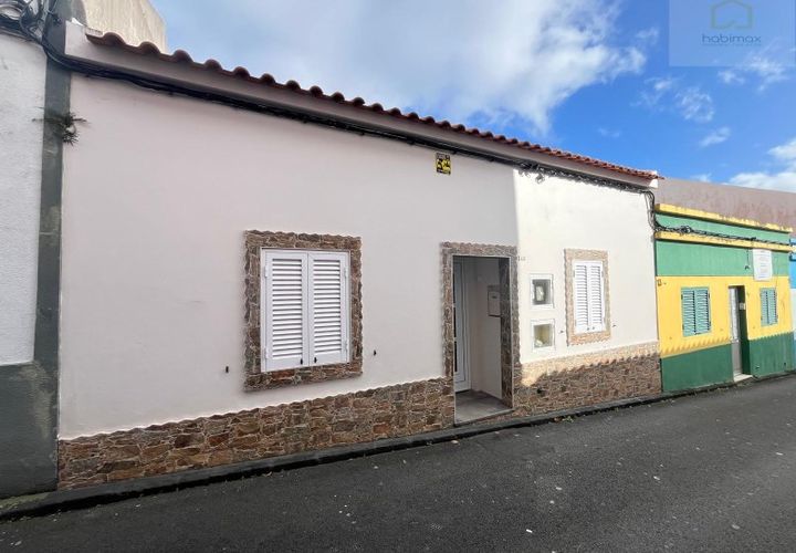 Villa i Ponta Delgada, Sao Miguel, Ponta Delgada - € 297.500 | Ref: 7080 - foto 1