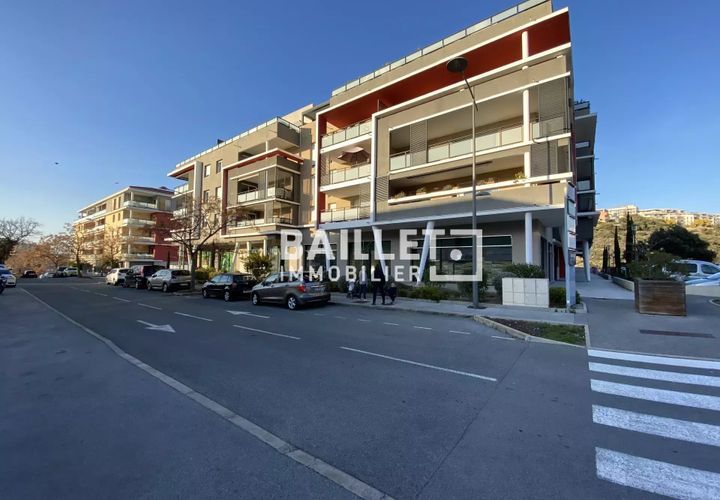 L'establiment comercial a Saint-Raphaël, Var, Saint-Raphaël - € 3.900/mes | Ref: 0274 - foto 1