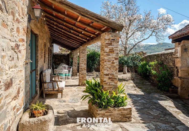 Villa a Mirandela, Braganca, Mirandela - € 390.000 | Ref: Frontal/10254 - foto 1