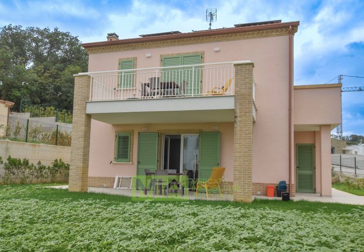 Villa a Campofilone, Fermo, Campofilone - € 200.000 | Ref: 115178 - foto 1