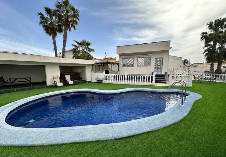 Villa i Ciudad Quesada, Alicante, Ciudad Quesada - € 549.950 | Ref: ELA210122 - foto 1