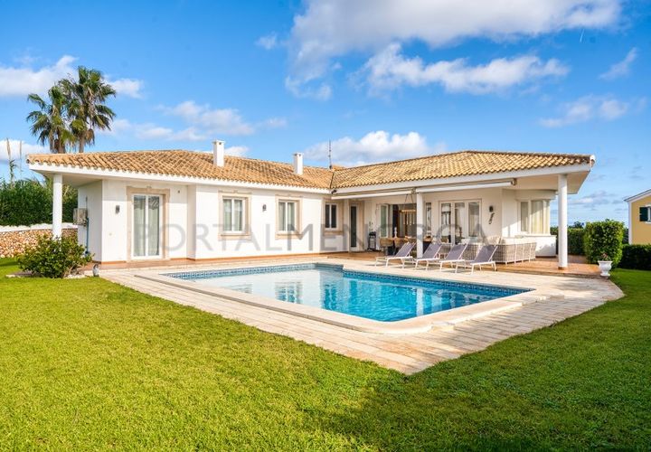 Villa a Cala Llonga, Menorca, Cala Llonga - € 1.400.000 | Ref: H3662 - foto 1
