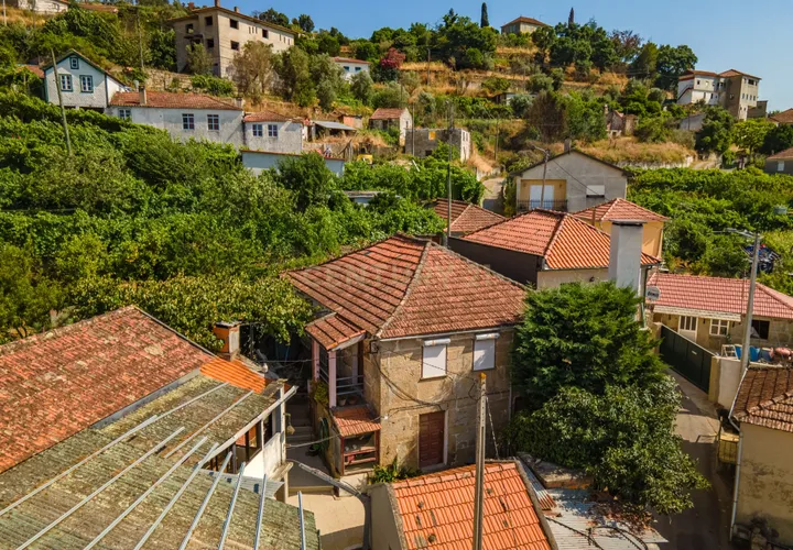Villa a Ancede e Ribadouro, Porto, Ancede e Ribadouro - € 70.000 | Ref: C0471-00351 - foto 1