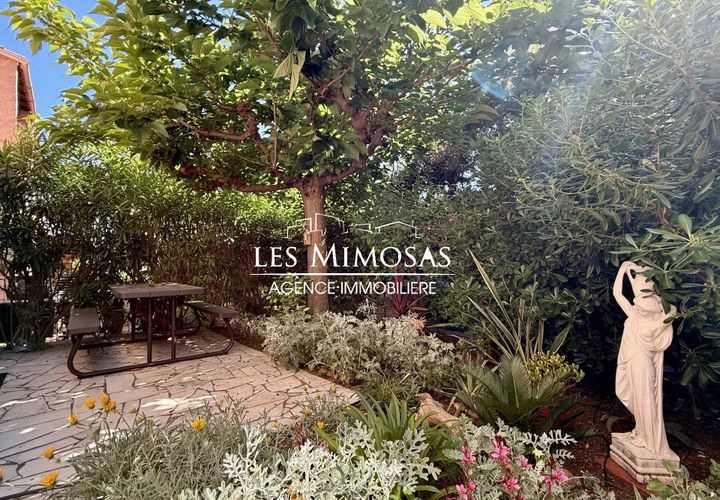 Villa i Frejus, Var, Frejus - € 472.500 | Ref: 7247 - foto 1