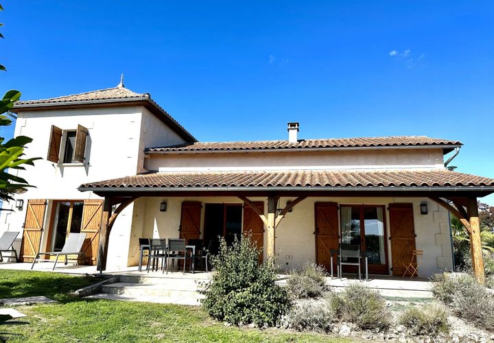 Villa i Aubeterre-sur-Dronne, Charente, Aubeterre-sur-Dronne - € 561.800 | Ref: BVI82971 - foto 1