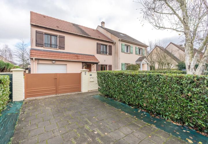 Villa i Serris, Seine-et-Marne, Serris - € 505.000 | Ref: 86388031 - foto 1