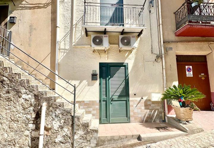 Villa a Chiusa Sclafani, Palermo, Chiusa Sclafani - € 37.000 | Ref: 8682RV45146 - foto 1