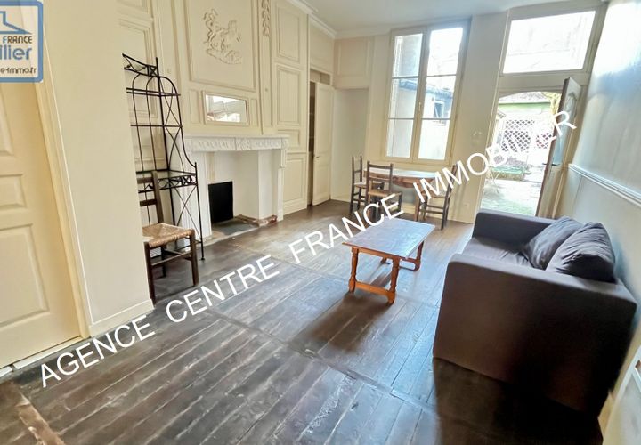 Erhvervsejendom i Bourges, Cher, Bourges - € 249.600 | Ref: 030012020 - foto 1