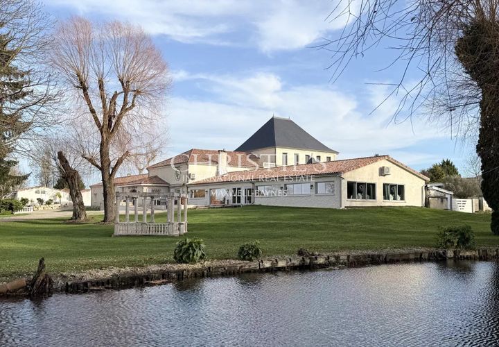 Villa a Angouleme, Charente, Angouleme - € 2.730.000 | Ref: NH1020 - foto 1