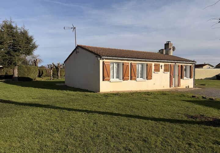 Villa a La Chevrerie, Charente, La Chevrerie - € 140.400 | Ref: BVI84041 - foto 1