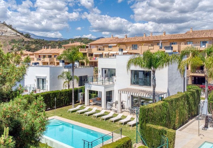 Villa a Estepona, Malaga, Estepona - € 1.390.000 | Ref: HFMs645175 - foto 1