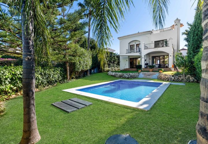 Villa a Estepona, Malaga, Estepona - € 1.199.000 | Ref: DPIc346764 - foto 1