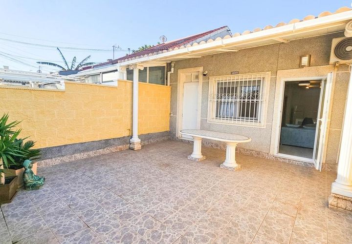 Byhus i Torrevieja, Alicante, Torrevieja - € 133.000 | Ref: 751938 - foto 1
