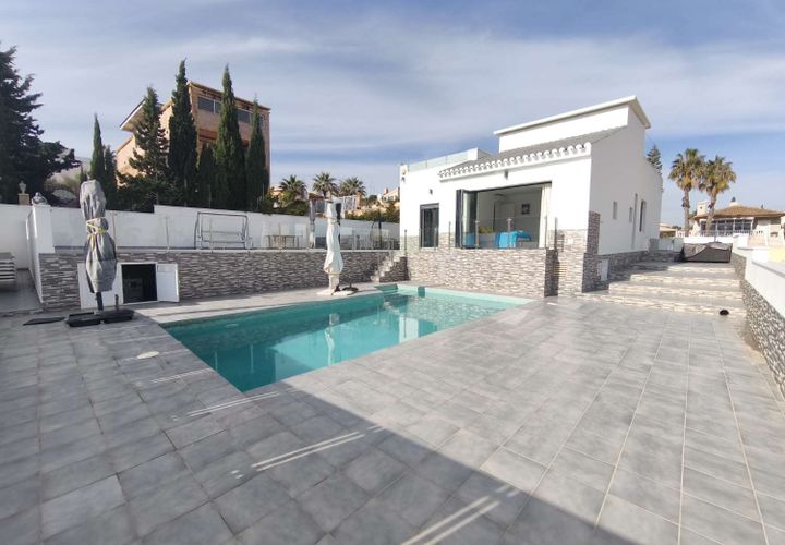 Villa i Torrevieja, Alicante, Torrevieja - € 665.000 | Ref: C-1173 - foto 1