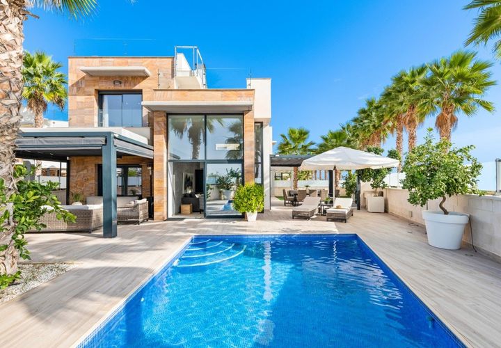 Villa i Cabo Roig, Alicante, Cabo Roig - € 829.000 | Ref: AG19MLSC1559634 - foto 1