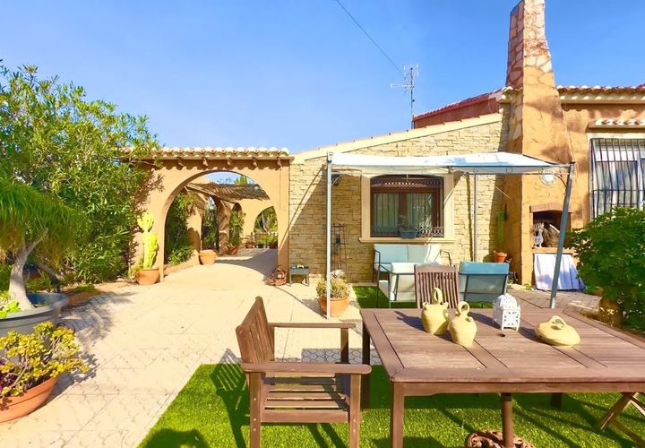 Villa a Torrevieja, Alicante, Torrevieja - € 724.900 | Ref: MLSC5860255/13477 - foto 1