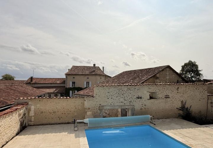 Villa i Aubeterre-sur-Dronne, Charente, Aubeterre-sur-Dronne - € 345.000 | Ref: ED15CFA74DCE46FE - foto 1