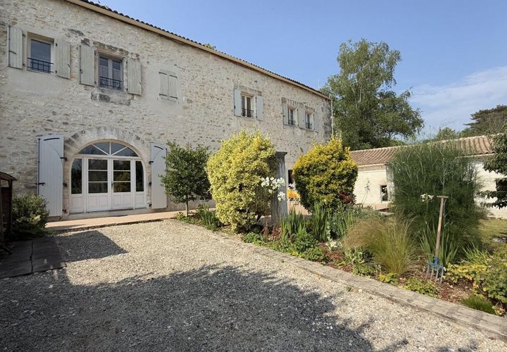 Villa i Vouzan, Charente, Vouzan - € 336.000 | Ref: 09649EA9BC9E4B2A - foto 1