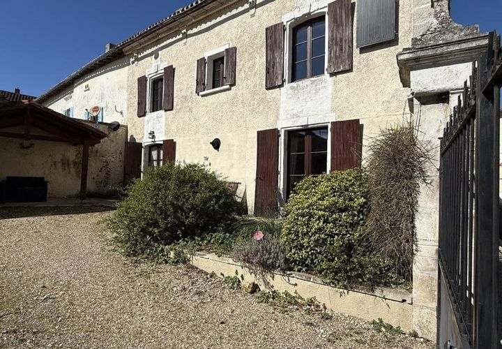 Villa i Saint-Severin, Charente, Saint-Severin - € 247.900 | Ref: D819246C14ED45D3 - foto 1
