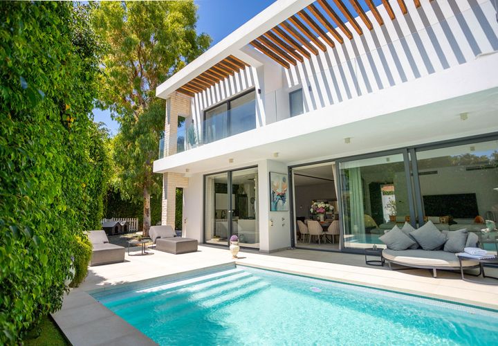 Villa a Estepona, Malaga, Estepona - € 1.799.000 | Ref: R5174350 - foto 1