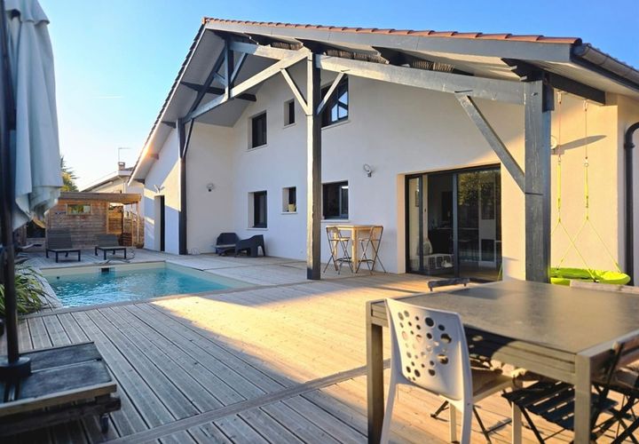 Villa i Bordeaux, Gironde, Bordeaux - € 750.000 | Ref: 830038496531 - foto 1