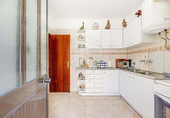 Villa i Almada, Setubal, Almada - € 200.000 | Ref: 120612276-23 - foto 1