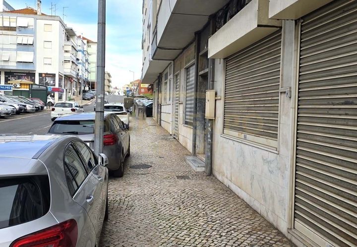 Erhvervsejendom i Odivelas, Lisbon, Odivelas - € 150.000 | Ref: HOME5817467 - foto 1