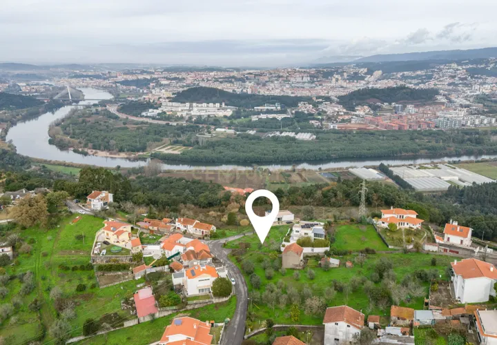 Helårsgrund i Coimbra, Coimbra, Coimbra - € 80.000 | Ref: C0396-00862 - foto 1
