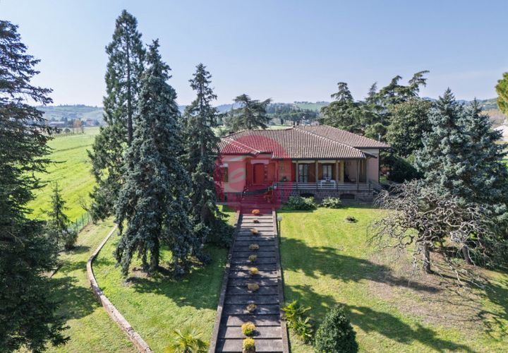 Villa a Cesena, Forli-Cesena, Cesena - € 1.200.000 | Ref: G-C2-037 - foto 1