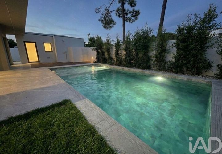 Byhus i Almada, Setubal, Almada - € 975.000 | Ref: 156184 - foto 1