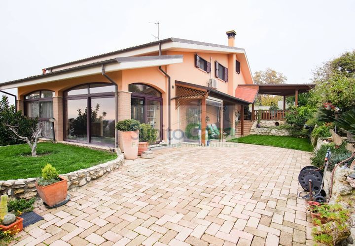 Villa a Chieti, Chieti, Chieti - € 650.000 | Ref: D 478 - foto 1