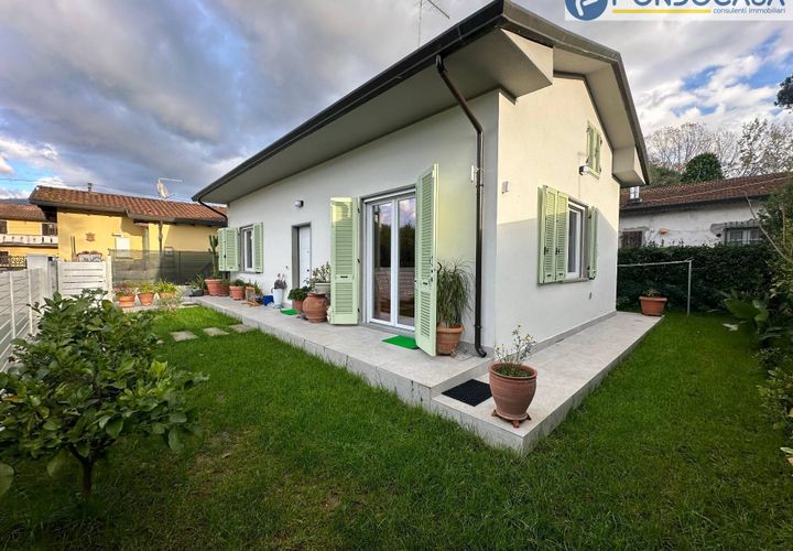 Villa a Massa, Massa and Carrara, Massa - € 390.000 | Ref: fdm635 - foto 1